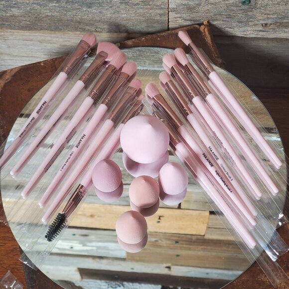 Professional Makeup Brushes Set of 12 with Blending Sponges. - Picture 5 of 10